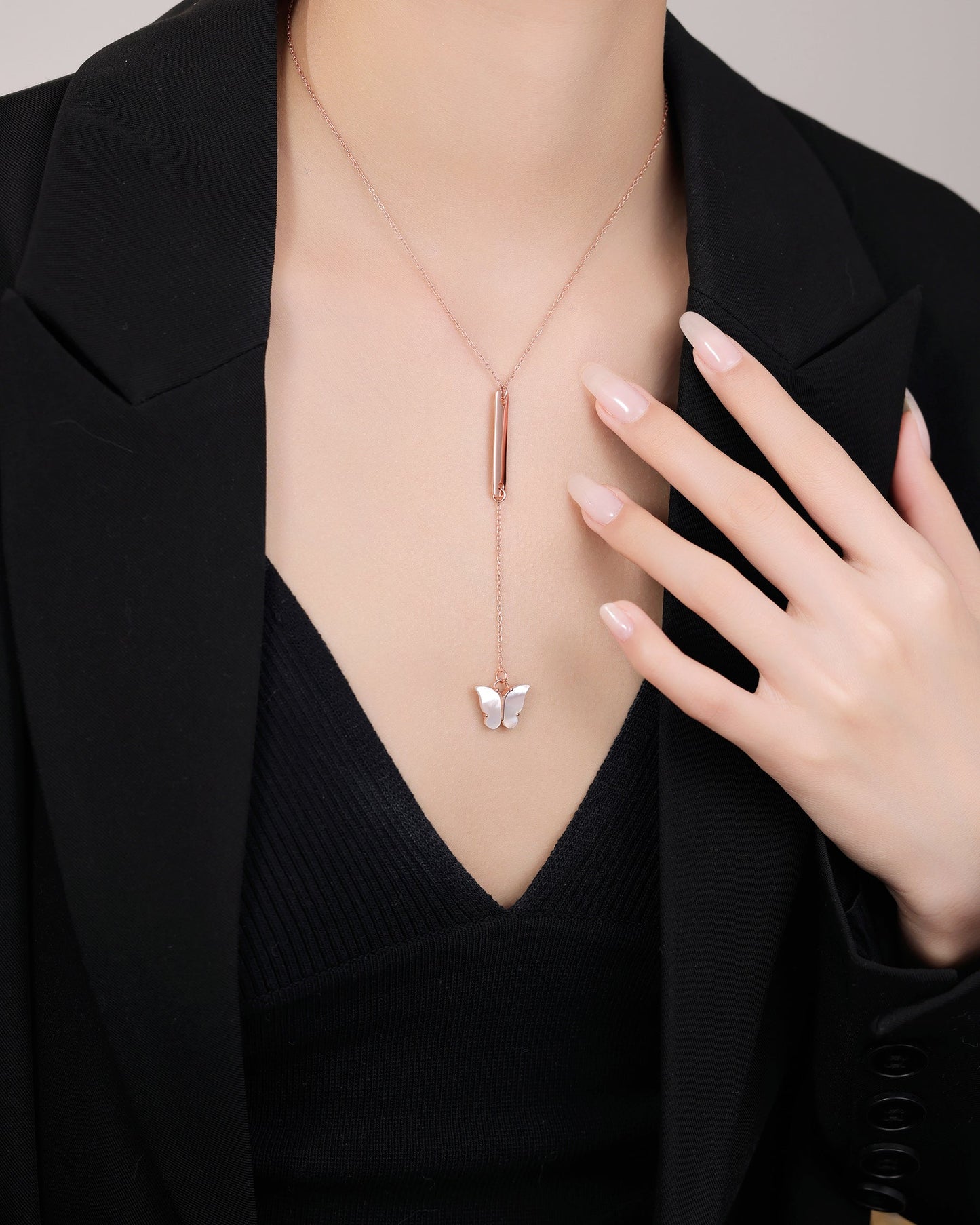 Blush Wings Necklace – Rose Gold Chain with Pearl Butterfly (ID:15158)